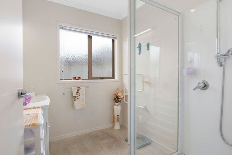 Photo of property in Trackside Villas, 4/91 Mako Mako Road, Levin, 5510