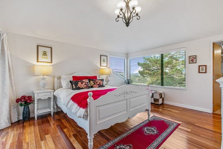 Photo of property in 1 Whangaparaoa Road, Red Beach, 0932