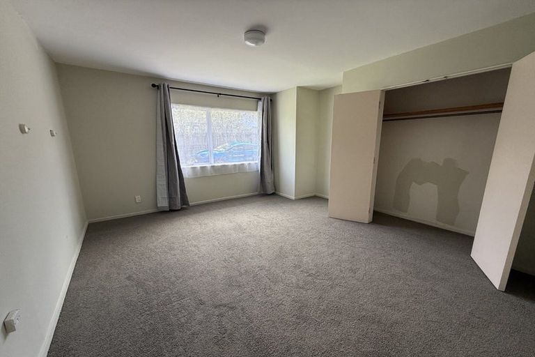 Photo of property in 91 Triangle Road, Massey, Auckland, 0614