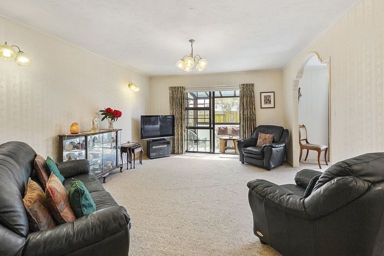 Photo of property in 85c Oxford Street, Tawa, Wellington, 5028