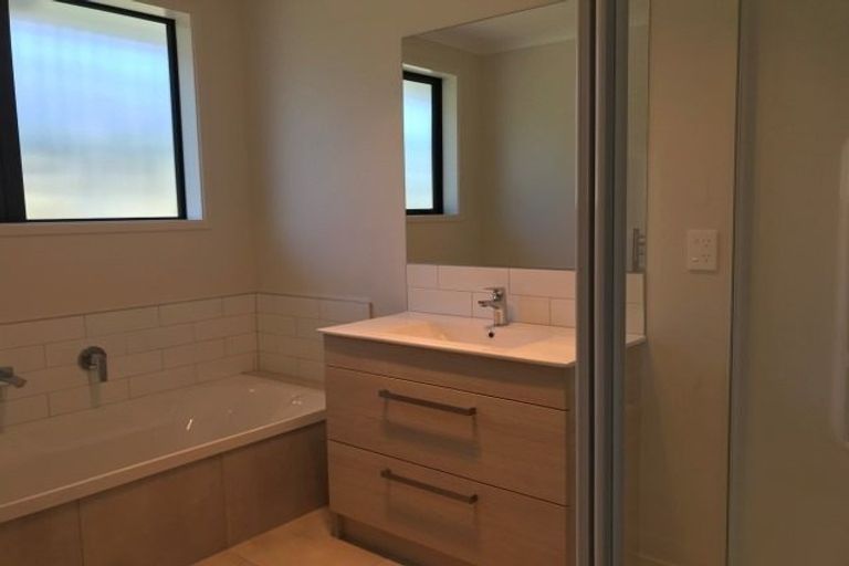 Photo of property in 5 Cascade Way, Omokoroa, 3114