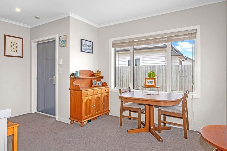 Photo of property in 15 Cuffs Road, Wainoni, Christchurch, 8061