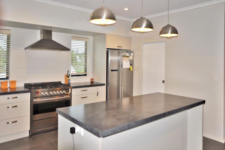 Photo of property in 177 Sandspit Road, Shelly Park, Auckland, 2014