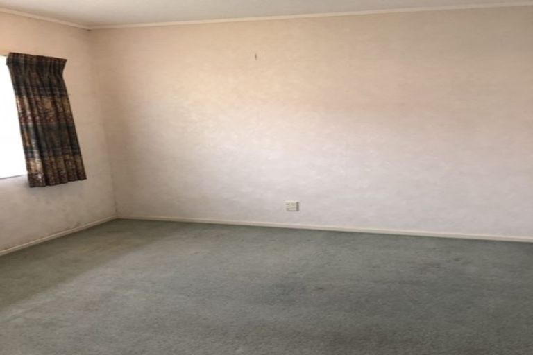 Photo of property in 70 Millhouse Drive, Northpark, Auckland, 2013