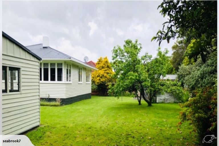 Photo of property in 122a Govett Avenue, Frankleigh Park, New Plymouth, 4310