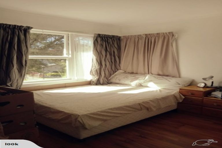 Photo of property in 9 Beaudine Avenue, Glenfield, Auckland, 0629