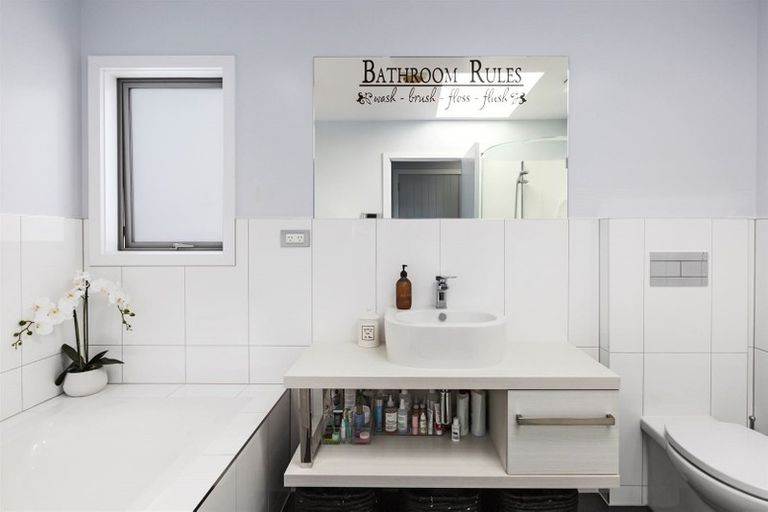 Photo of property in 1 Nelson Avenue, Aotea, Porirua, 5024