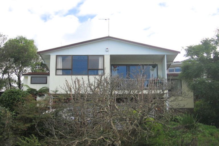 Photo of property in 17 Hartley Terrace, Massey, Auckland, 0614