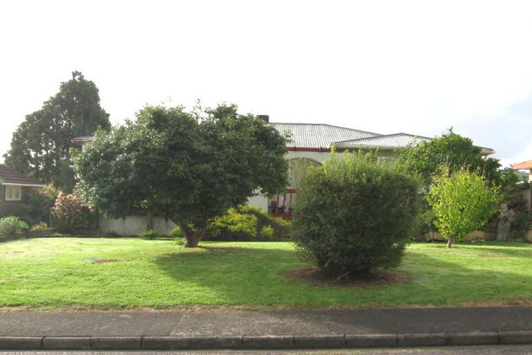 Photo of property in 3 Thomas Rea Place, Te Atatu South, Auckland, 0610