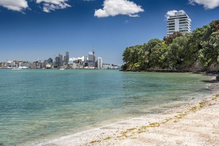 Photo of property in 13 Stanley Point Road, Stanley Point, Auckland, 0624