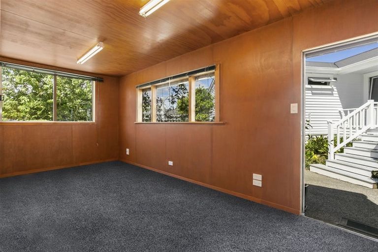 Photo of property in 275 Lake Road, Belmont, Auckland, 0622