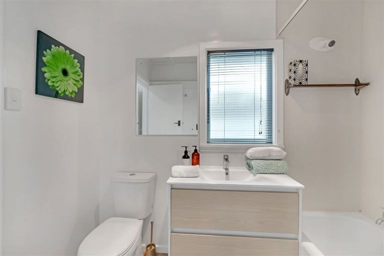 Photo of property in 24 Pembroke Street, Avondale, Christchurch, 8061