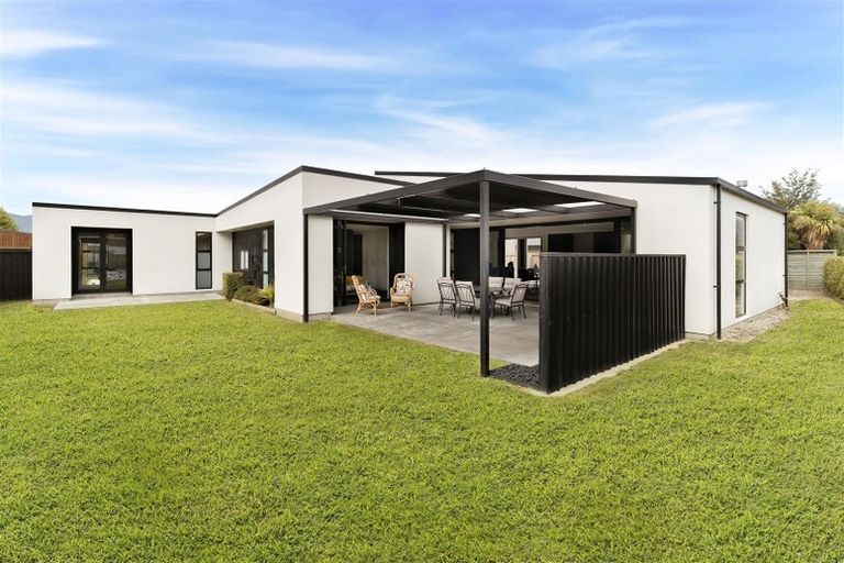 Photo of property in 5 Poppy Lane, Albert Town, Wanaka, 9305