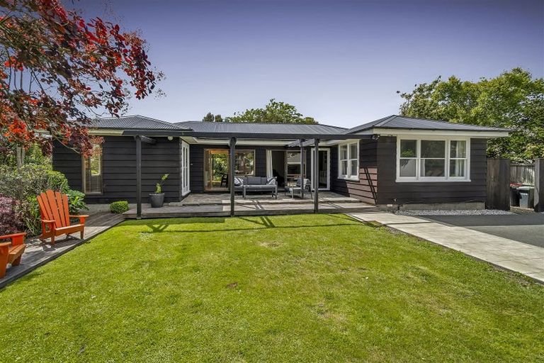 Photo of property in 9 Joyce Crescent, Ilam, Christchurch, 8041