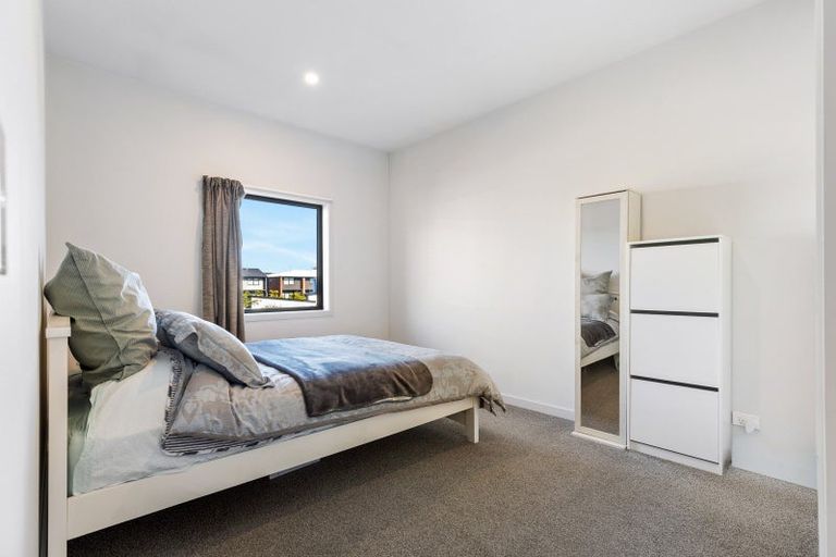 Photo of property in 15/1 Genevieve Lane, Hobsonville, Auckland, 0616