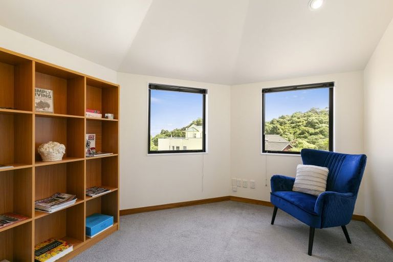 Photo of property in 19 George Gee Drive, Korokoro, Lower Hutt, 5012