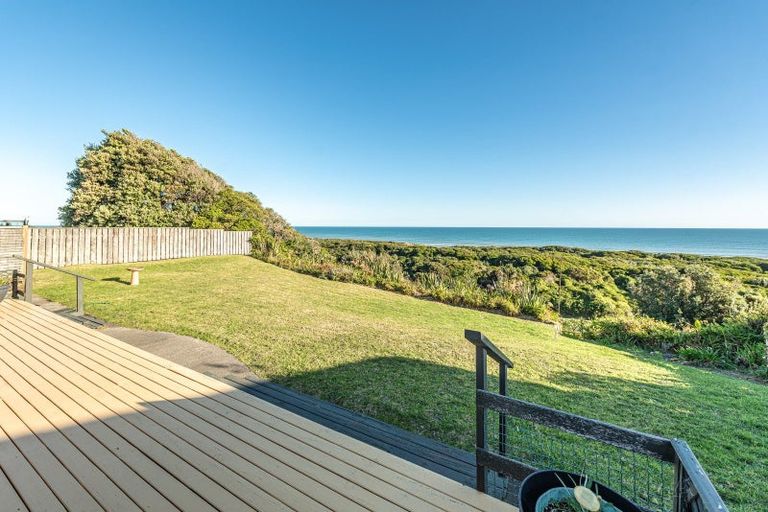 Photo of property in 107 Karaka Street, Castlecliff, Whanganui, 4501