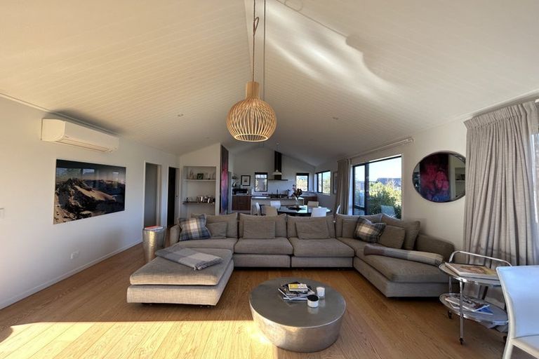 Photo of property in 2 Wanderer Lane, Jacks Point, Queenstown, 9371