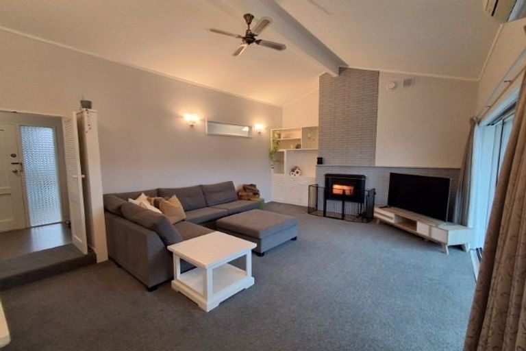 Photo of property in 17 Endeavour Avenue, Welcome Bay, Tauranga, 3112