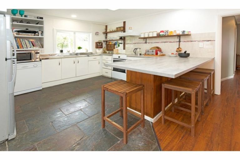 Photo of property in 1/680 Whangaparaoa Road, Stanmore Bay, Whangaparaoa, 0932