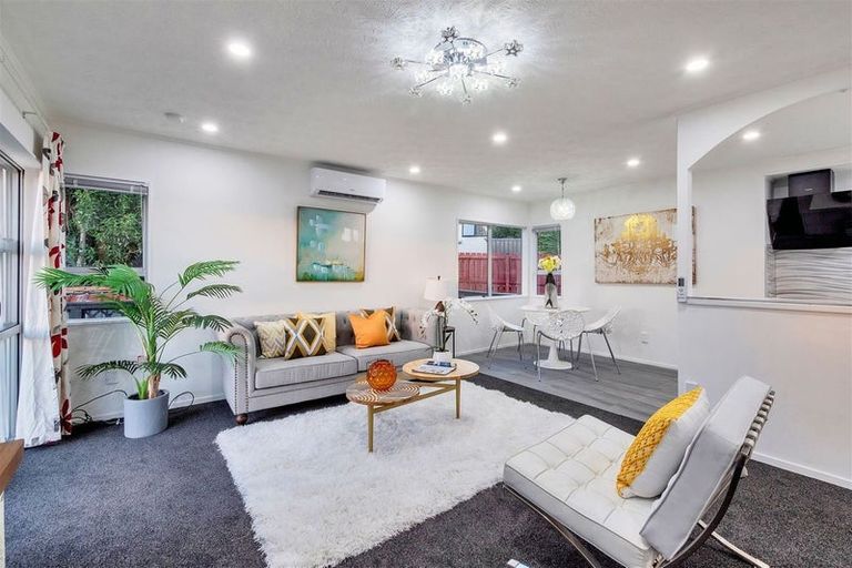 Photo of property in 38 Alidade Place, Massey, Auckland, 0614