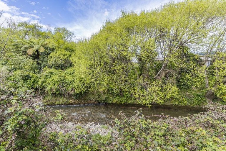 Photo of property in 10 Findlay Street, Tawa, Wellington, 5028