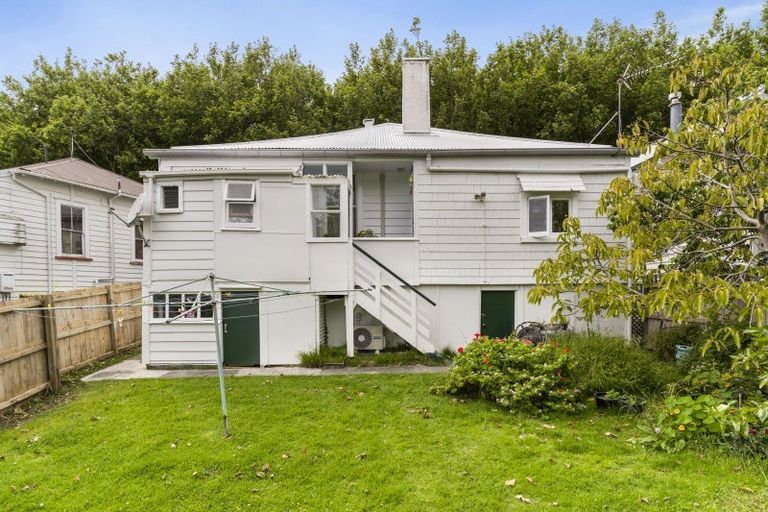 Photo of property in 31 Castle Street, Eltham, 4322