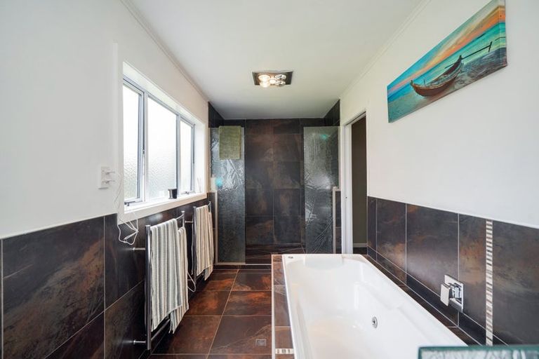 Photo of property in 70 Pomona Road East, Makarewa, Invercargill, 9876