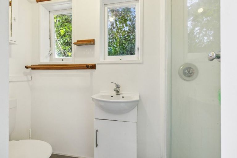 Photo of property in 53 Makara Road, Karori, Wellington, 6012