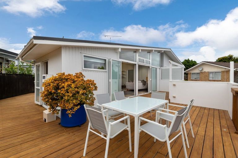 Photo of property in 43 Stredwick Drive, Torbay, Auckland, 0630