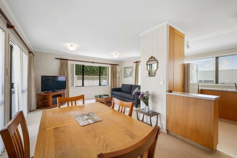 Photo of property in 19a Paynters Avenue, Strandon, New Plymouth, 4312