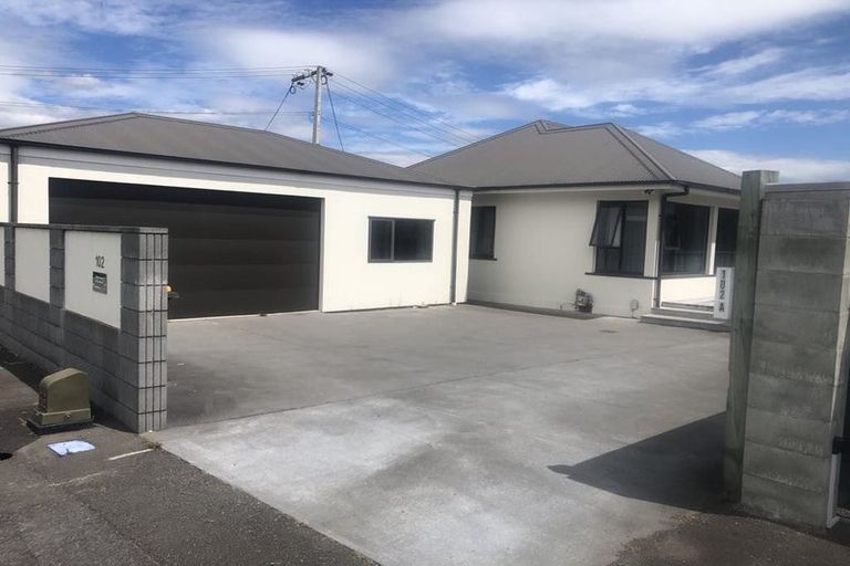 Photo of property in 102 Mangorei Road, Merrilands, New Plymouth, 4312
