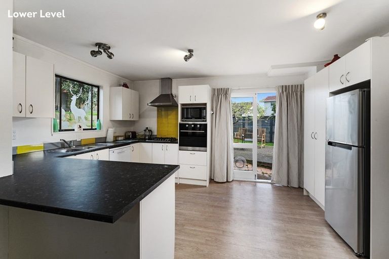 Photo of property in 30 Frimley Terrace, Waikanae Beach, Waikanae, 5036