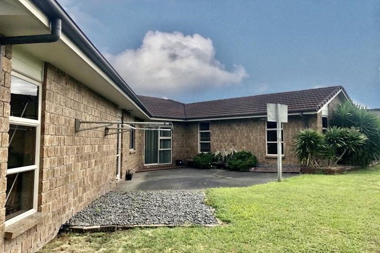 Photo of property in 2 Somerton Drive, Huntington, Hamilton, 3210