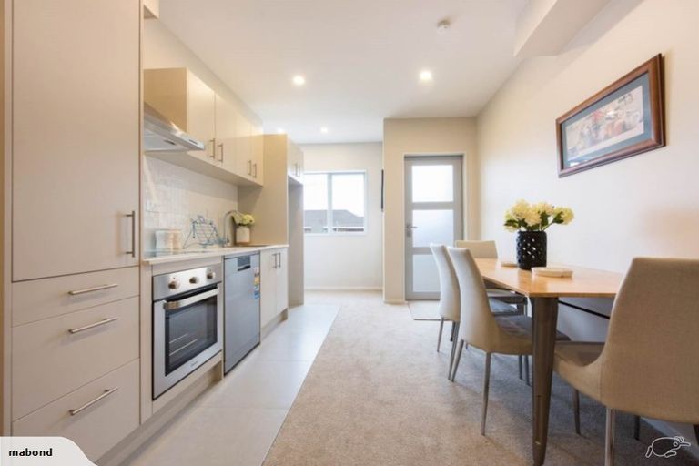 Photo of property in 24/11 Ray Small Drive, Papakura, 2110
