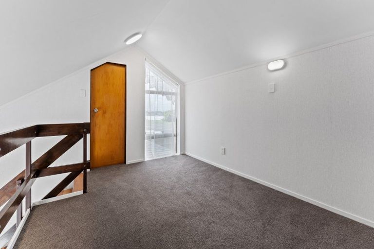 Photo of property in 20 Cross Street, Castlecliff, Whanganui, 4501