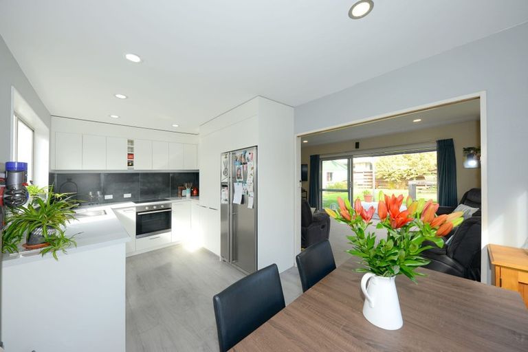 Photo of property in 91 Denise Crescent, Hornby, Christchurch, 8042