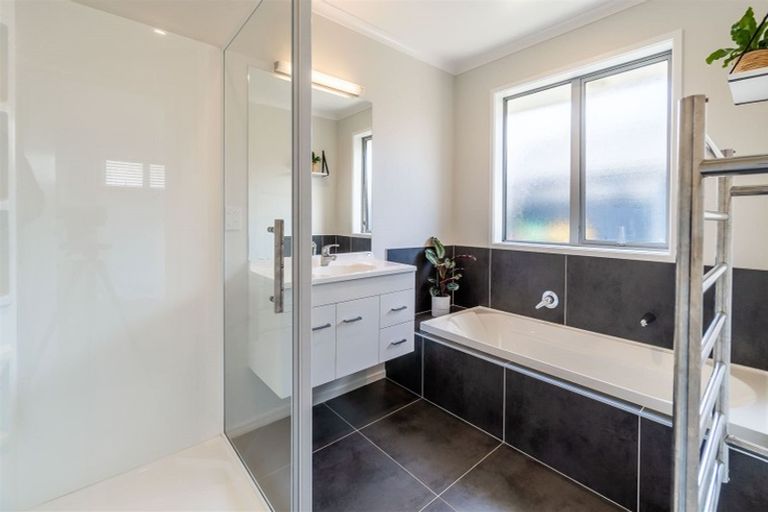 Photo of property in 16 Barcote Lane, Rolleston, 7615