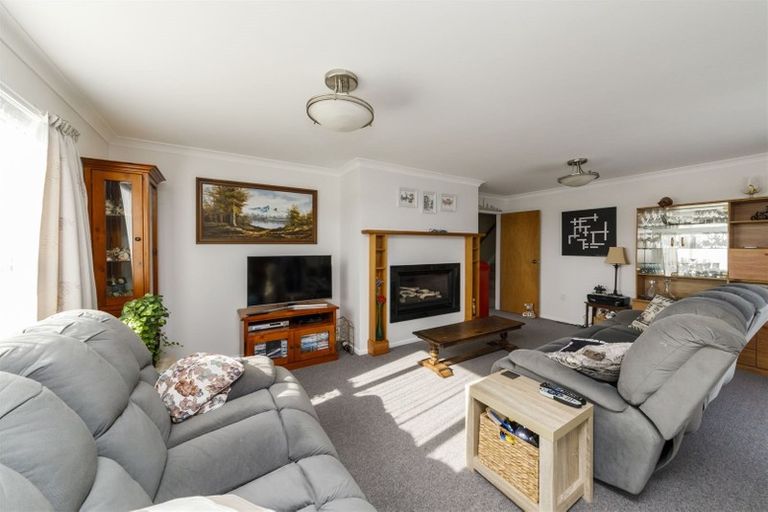 Photo of property in 11 Leander Place, Milson, Palmerston North, 4414