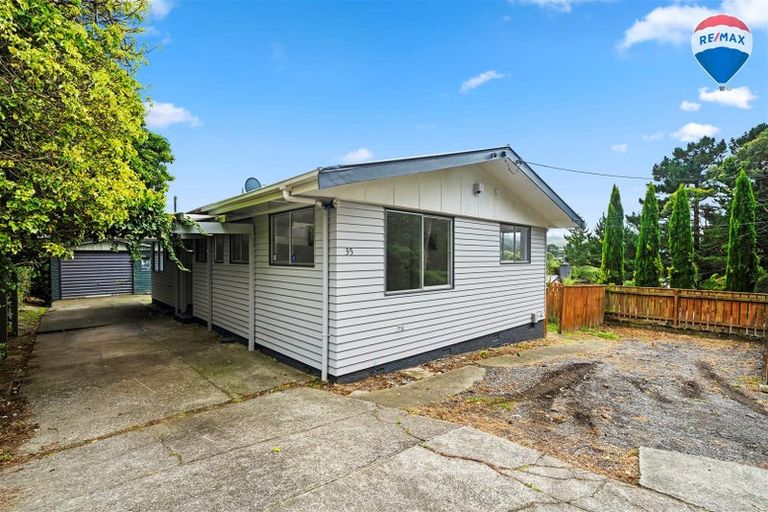 Photo of property in 35 August Street, Stokes Valley, Lower Hutt, 5019