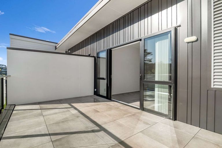 Photo of property in 17/11 Carlos Drive, Flat Bush, Auckland, 2016