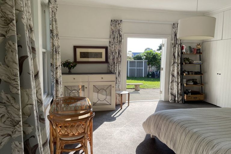 Photo of property in Inverey, 6 Maire Street, Eastbourne, Lower Hutt, 5013