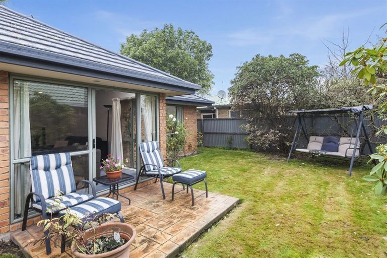 Photo of property in 2/7 Worthy Street, Ilam, Christchurch, 8041