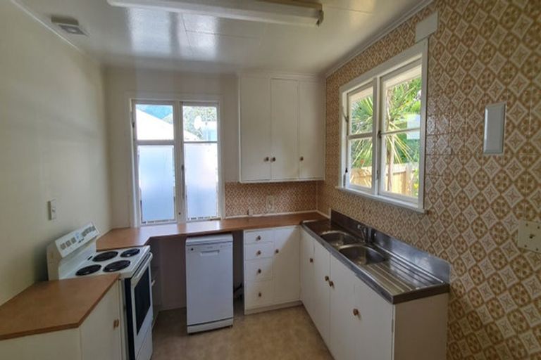 Photo of property in 20 Tarawa Street, Paekakariki, 5034