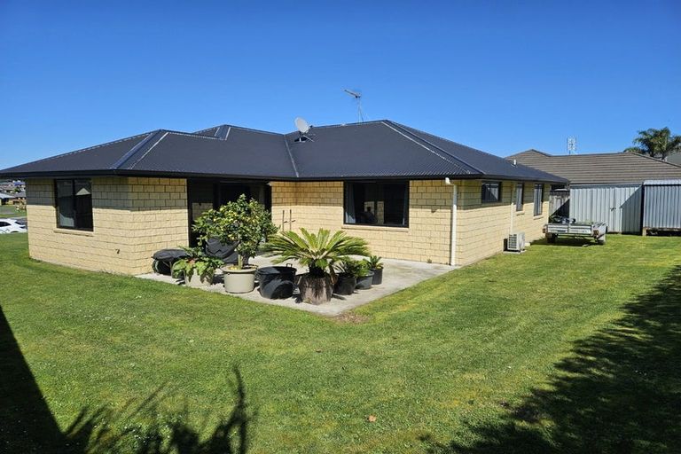 Photo of property in 68 Farnborough Drive, Grandview Heights, Hamilton, 3200