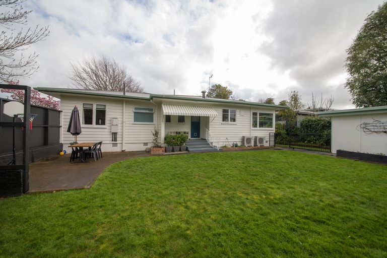 Photo of property in 6 Trent Avenue, Hokowhitu, Palmerston North, 4410