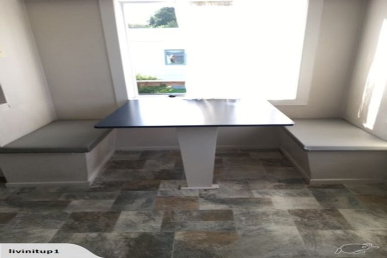 Photo of property in 98 Settlement Road, Papakura, 2110