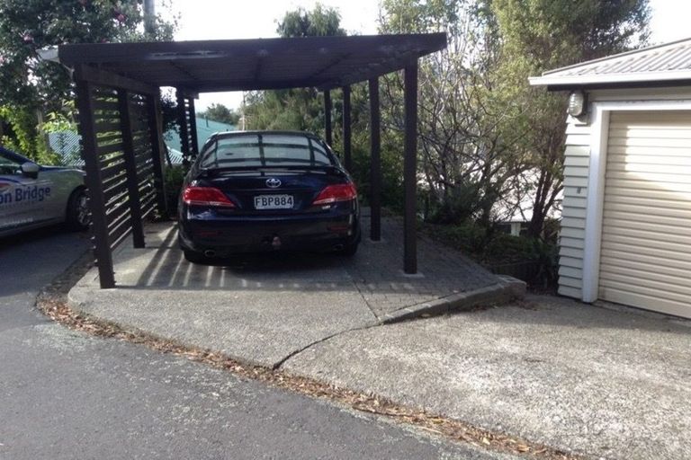 Photo of property in 12 Oriel Place, Tawa, Wellington, 5028