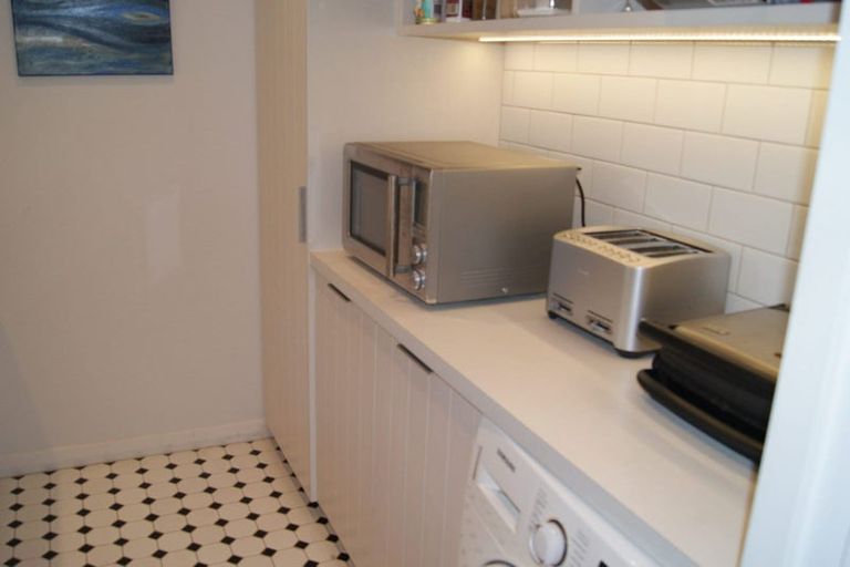 Photo of property in 122a Derwent Street, Island Bay, Wellington, 6023