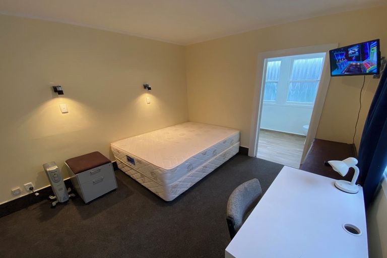 Photo of property in Carillion/the Knoll, 33 Thompson Street, Mount Cook, Wellington, 6011